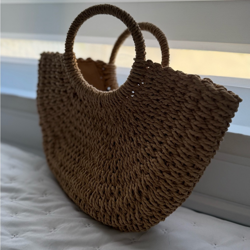 Handwoven Tan Straw Tote Bag with Round Handles - Picture 2 of 4